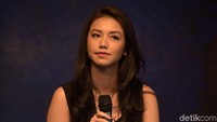 Velove Vexia ditemui di acara Loreal Indonesia di the icon, Ciputra World, Selasa (24/07). Foto: Pool/Noel/detikHOT