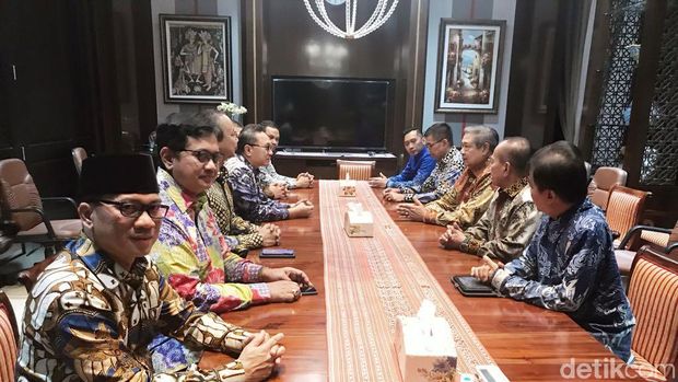 AHY Tak Ada di Pertemuan SBY-Zulkifli
