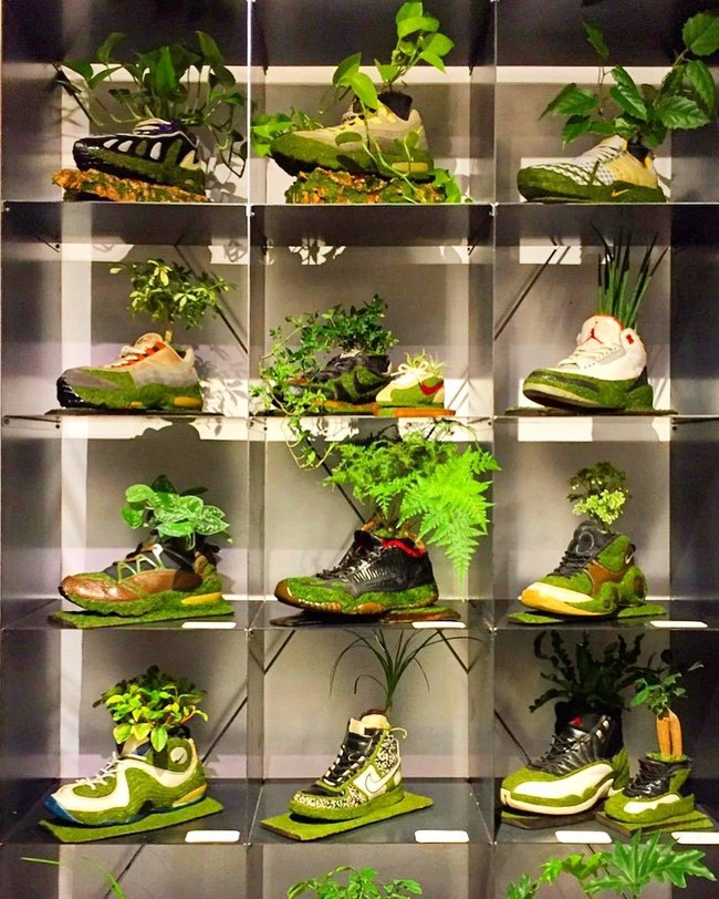 Nike Air Max, nike Air Foamposite One dan Nike Air Jordan 1 adalah beberapa tipe sepatu vintage yang digunakan dalam proyek seni Kosuke. Foto: Instagram/@shoetree_2016