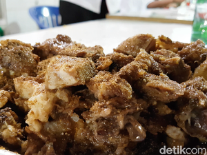 Sedap! Kepala Kambing  Panggang Bertabur Rempah Khas Timur Tengah