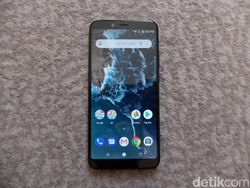 Unboxing Mi A2, Ponsel Android One Terbaru Xiaomi
