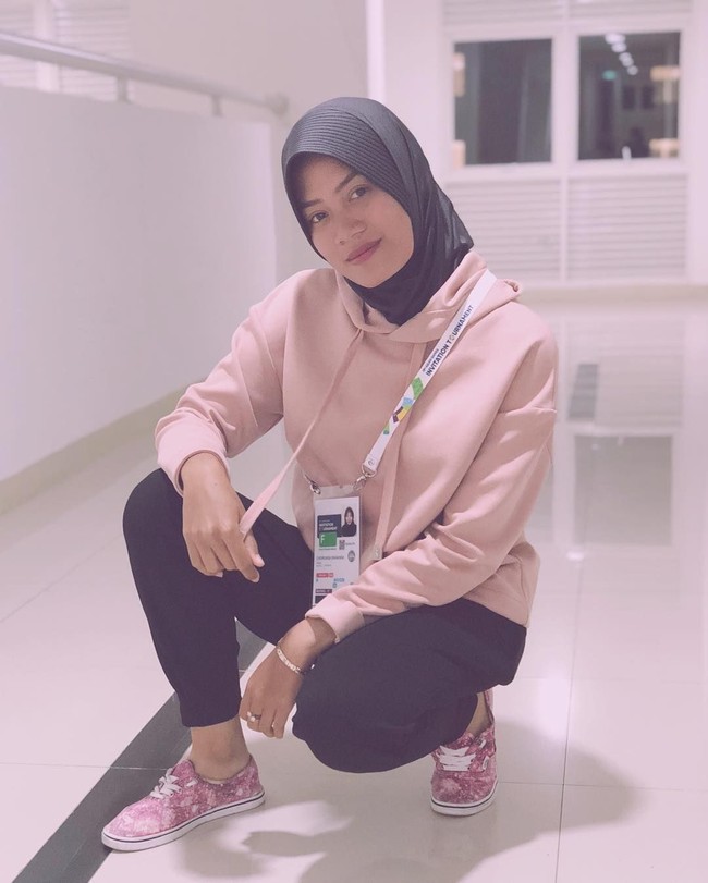 Asian Games tahun ini merupakan kali kedua bagi hijabers asal Surabaya ini. Tahun ikut bertanding di Asian Games 2014 tapi hanya masuk sampai babak perempat final. Foto: Instagram/Dianandach