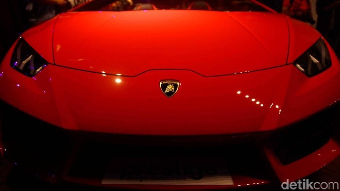 Importir mobil mewah Prestige Image Motorcars kembali memboyong mobil mewah ke Indonesia. Kali ini giliran Lamborghini Huracan Spyder yang dibawa ke Indonesia.