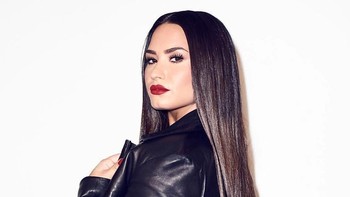 Saat Late Night with Seth Myers penyanyi Demi Lovato mengatakan alien itu nyata. Betapa percaya dirinya kita, sebagai manusia, berpikir bahwa kita satu-satunya yang hidup di alam semesta? Foto: Instagram ddlovato
