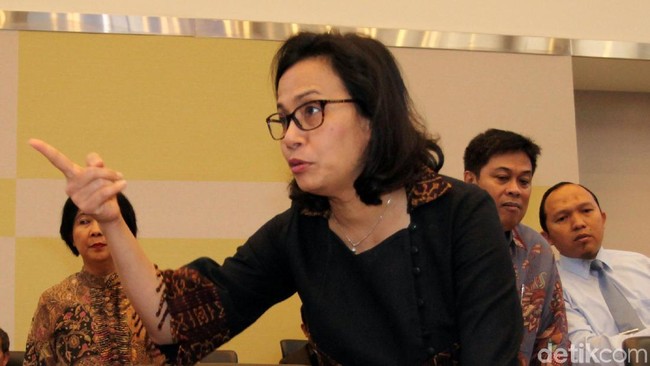 Luhut Balas Kritik Zulkifli Hasan soal Utang