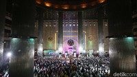 Dewan Masjid Indonesia (DMI) menggelar acara pengajian akbar di Masjid Istiqlal, Jakarta, Rabu (25/7/2018). Acara ini digelar dengan tema Persatuan Umat Islam untuk Kemaslahatan Bangsa.