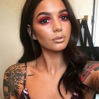 Wanita yang berprofesi sebagai terapis alis itu sangat bangga dengan seni tato yang menghiasi tubuhnya. Ia yakin bahwa tato-tato di tubuhnya adalah fitur terbaik yang ia miliku. Foto: instagram (@daryllleee)