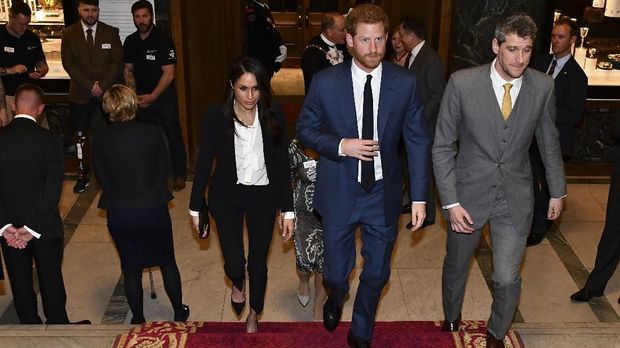 'Firasat' Sebelum Meghan Markle-Harry Mundur dari Kerajaan