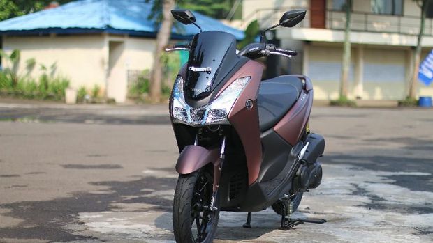 Skutik Ini Nyaman Bawa Pengendara Lewati Kemacetan Ibu Kota