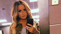Demi Lovato juga tak sadarkan diri kala itu. Foto: Dok. Instagram/ddlovato