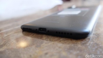 Xiaomi mentenagai ponselnya ini dengan prosesor Snapdragon 660. Foto: Dhani Irawan/Detikcom