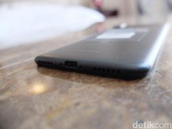 Unboxing Mi A2, Ponsel Android One Terbaru Xiaomi