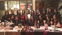 Penampilan Tasya bersama kerabat dekatnya sebelum menikah dengan Randi Bachtiar. Foto: Dok. Instagram/tasyakamila