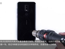 Penampakan Jeroan Nokia X5 Ketika Dipreteli