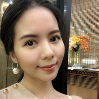 Hingga pertengahan Januari, setelah tiga minggu mengalami rasa sakit dan pendarahan terus-menerus, payudara May yang terinfeksi ini mengeluarkan nanah. Staf di klinik KTOP pun mengatakan pada May bahwa mereka harus segera melepas implan. Tetapi, May kemudian berakhir dengan koma. Foto: Instagram