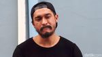 Tampil Berkumis, Miller Khan Makin Macho?