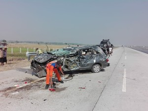 MPV Kecelakaan di Tol Ngawi-Wilangan, 1 Tewas
