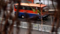 Hal ini juga dikeluhkan pedagang, pasalnya semakin sedikit orang di terminal maka makin sedikit peluang dagangan mereka terjual. Dok.Detikcom/Rifkianto Nugroho.