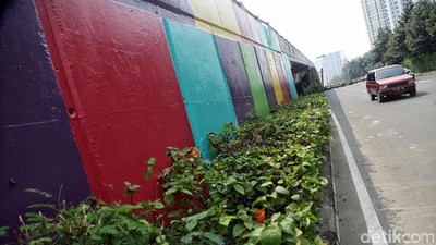 Warna-warni Flyover Kemayoran