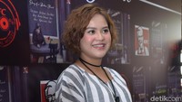 Kehamilan Mytha kini sudah memasuki sembilan bulan, Ia pun tetap aktif bernyanyi. Foto: Pool/Noel/detikHOT