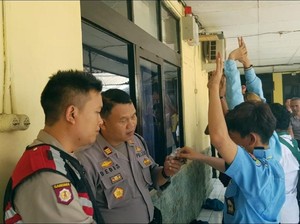 Bersenjata Gir, 2 Kelompok Pelajar Sukabumi Nyaris Bentrok