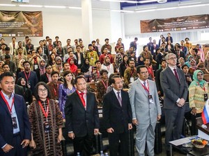 Gelar Simposium, Pelajar RI Sedunia Songsong Indonesia Emas 2045
