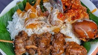 Warga Jakarta yang ngiler sama gudeg ini nggak usah jauh-jauh ke Jogja. Karena gudeg unggahan akun @henjiwong ini adanya di Nasi Gudeg Ibu Ijah yang ada di Glodok, Jakarta Barat. Foto: Instagram