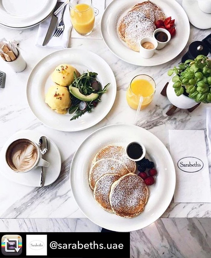 Wah, Ternyata Taylor Swift Sering Makan Burger dan Pancake Di Sini!