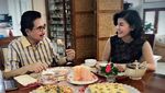 10 Foto Pengacara Hotma Sitompul yang Doyan Makan Karena Istrinya Suka Masak