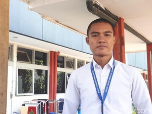 Persiapan Masuk Akpol, Ari Berlatih Renang di Sungai