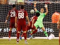Salah mencetak gol penyama kedudukan ke gawang Manchester City pada menit ke-63 atau semenit setelah masuk menggantikan Curtis Jones. Ini adalah gol perdana Salah untuk Liverpool di musim keduanya. Musim lalu, Salah bikin 44 gol di seluruh kompetisi. (Adam Hunger/REUTERS)