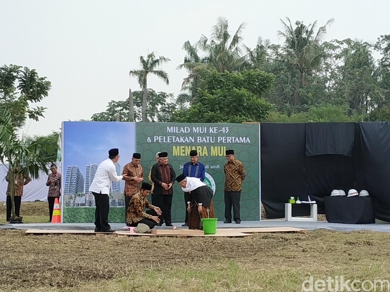 Canda Jokowi Minta CT Ikut Wakaf Pembangunan Gedung Baru MUI Canda Jokowi Minta CT Ikut Wakaf Pembangunan Gedung Baru MUI