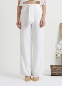 5 Baju untuk Tampil Elegan Seperti Meghan Markle Versi Lebih Terjangkau