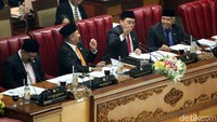 Paripurna diselenggarakan di gedung Nusantara II DPR, Senayan, Jakarta, Kamis (26/7/2018).