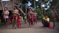 Terdapat 400 suku di hutan Amazon yang mana melalui data Survival International, ada 100 suku yang belum tersentuh dunia luar! (Reuters)
