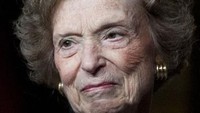 Wanita pendiri merek pakaian GAP ini punya harta US$ 2,8 miliar (Rp 40,6 triliun). Doris Fisher punya 3 anak yang semuanya masih jajaran orang terkaya di AS.