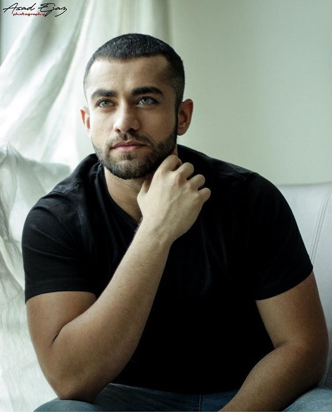 Setelah menang Top Model India, pria bermata hijau ini pun jadi populer, khususnya di internet. Pengikutnya di Instagram semakin bertambah, khususnya kaum Hawa yang menggumi wajah tampan dan tubuh seksinya. Foto: Instagram