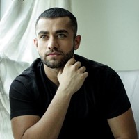 Setelah menang Top Model India, pria bermata hijau ini pun jadi populer, khususnya di internet. Pengikutnya di Instagram semakin bertambah, khususnya kaum Hawa yang menggumi wajah tampan dan tubuh seksinya. Foto: Instagram