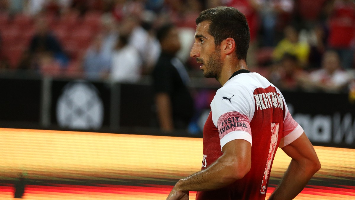 Henrikh Mkhitaryan memilih untuk tidak main di Liga Europa. (Foto: Lionel Ng/Getty Images)