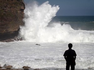 Ini 5 Kawasan dengan Peringatan Gelombang Tinggi 2,5-4 Meter