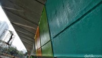 Pengecatan flyover itu dimulai pada 2 Juli 2018.