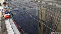 Kali Sentiong pun tak mungkin tidak pasti juga dipermak agar dapat memberikan kesan positif bagi para tamu-tamu asing tersebut. Terlebih letak kali ini berlokasi persis di depan Wisma Atlet Kemayoran yang menjadi lokasi menginap sementara para atlet yang bertanding di Asian Games.