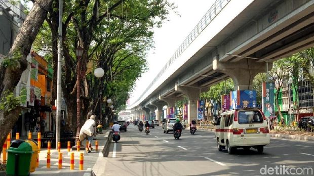 800 Tiang LRT di Palembang Berhias Banner Asian Games 2018