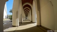 Masjid Bir Ali mengalami beberapa kali perombakan sejak didirikan di zaman Rasulullah SAW. Pembangunan besar-besaran dilakukan Raja Fahd Bin Abdulaziz yang berkuasa di Arab Saudi pada tahun 1981-2005.