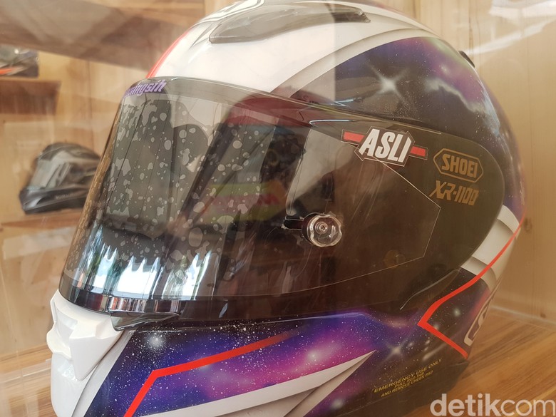 Lagi Zaman Helm dengan Flat Visor, Apa Kelebihannya?