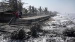 Waspada Gelombang Tinggi Hantam Pesisir Indonesia