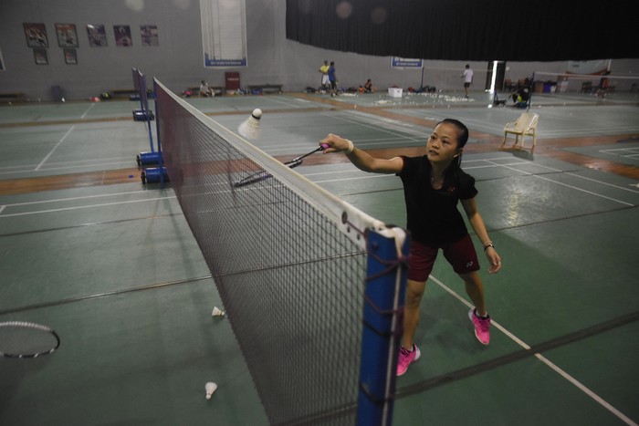 Pebulu tangkis Fitriani menjalani latihan jelang Asian Games di Pelatnas PBSI Cipayung, Jakarta Timur, Kamis (26/7). PBSI menargetkan dua emas dari nomor ganda putra dan campuran pada perhelatan Asian Games 2018. ANTARA FOTO/Indrianto Eko Suwarso/foc/18.