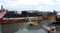 Sebelumnya, kebakaran hebat terjadi di Pelabuhan Benoa, Bali pada Senin (9/7/2018) lalu. Kebakaran itu menghanguskan lebih dari 30 kapal yang bersandar di pelabuhan tersebut.