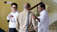 Dalam kasus suap ini, KPK baru menetapkan Eni dan Kotjo sebagai tersangka suap. Eni diduga menerima uang sebesar Rp4,8 miliar secara bertahap dari Kotjo terkait dengan proyek PLTU Riau-I.