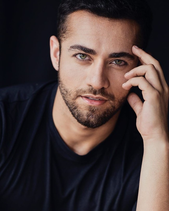 Mahir Pandhi dinobatkan sebagai juara Top Model India, America’s Next Top Model versi India yang tayang di stasiun televisi Colors Infinity. Pria tampan ini baru berusia 21 tahun. Foto: Instagram